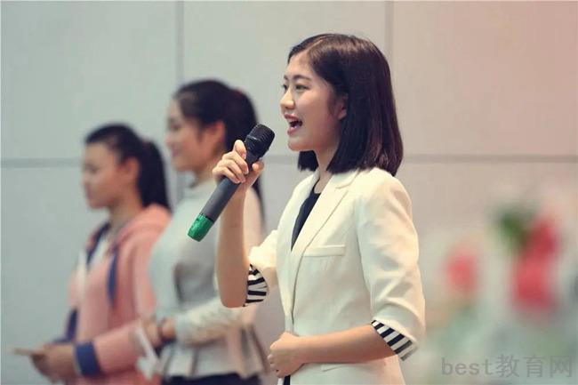 重庆万州三峡服装艺术学校有没有助学政策