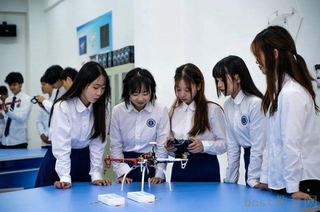 成都高铁乘务学校五年制大高铁乘务专业介绍