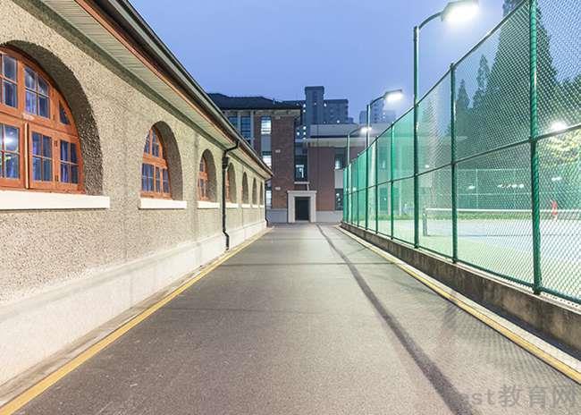 成都高铁乘务学校“3+2”五年制大专高铁动车和谐号乘务专业